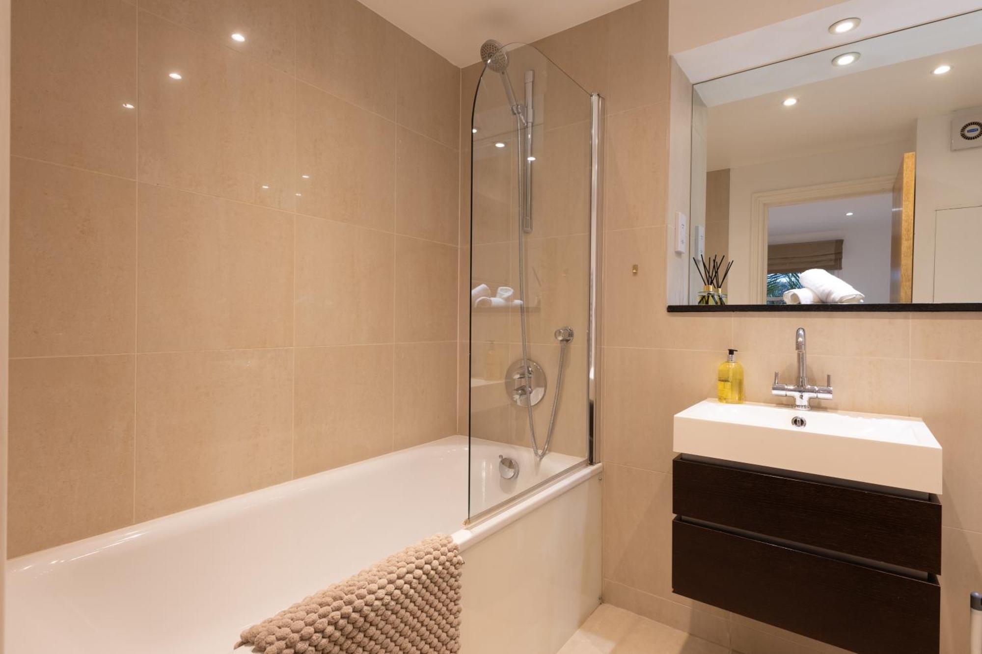 The Riverbank Hideaway London