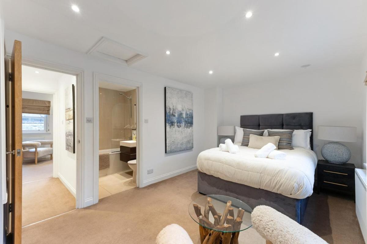 The Riverbank Hideaway Londra